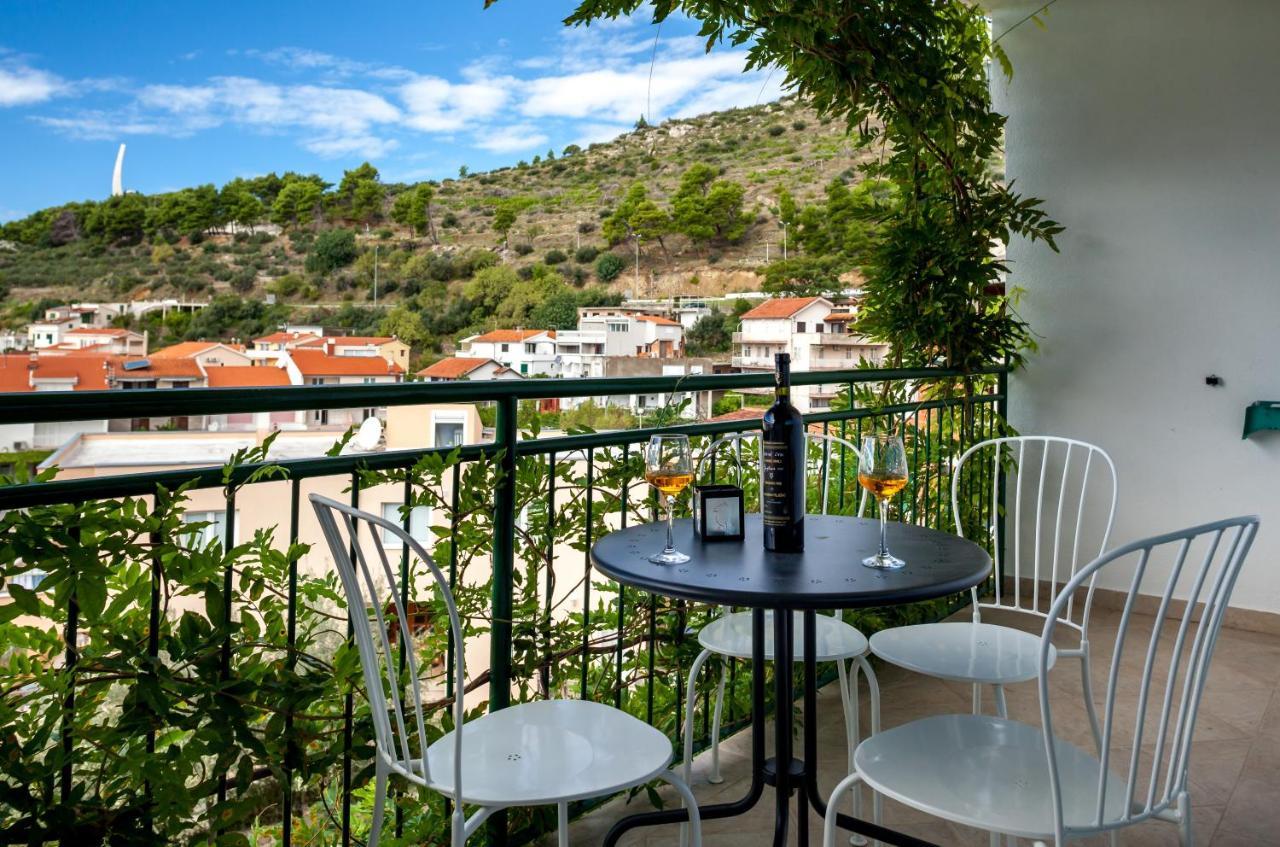 Apartments Leut 80M From The Sea Podgora Exterior photo