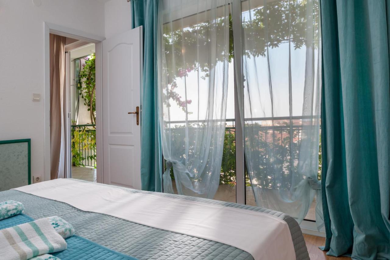 Apartments Leut 80M From The Sea Podgora Room photo
