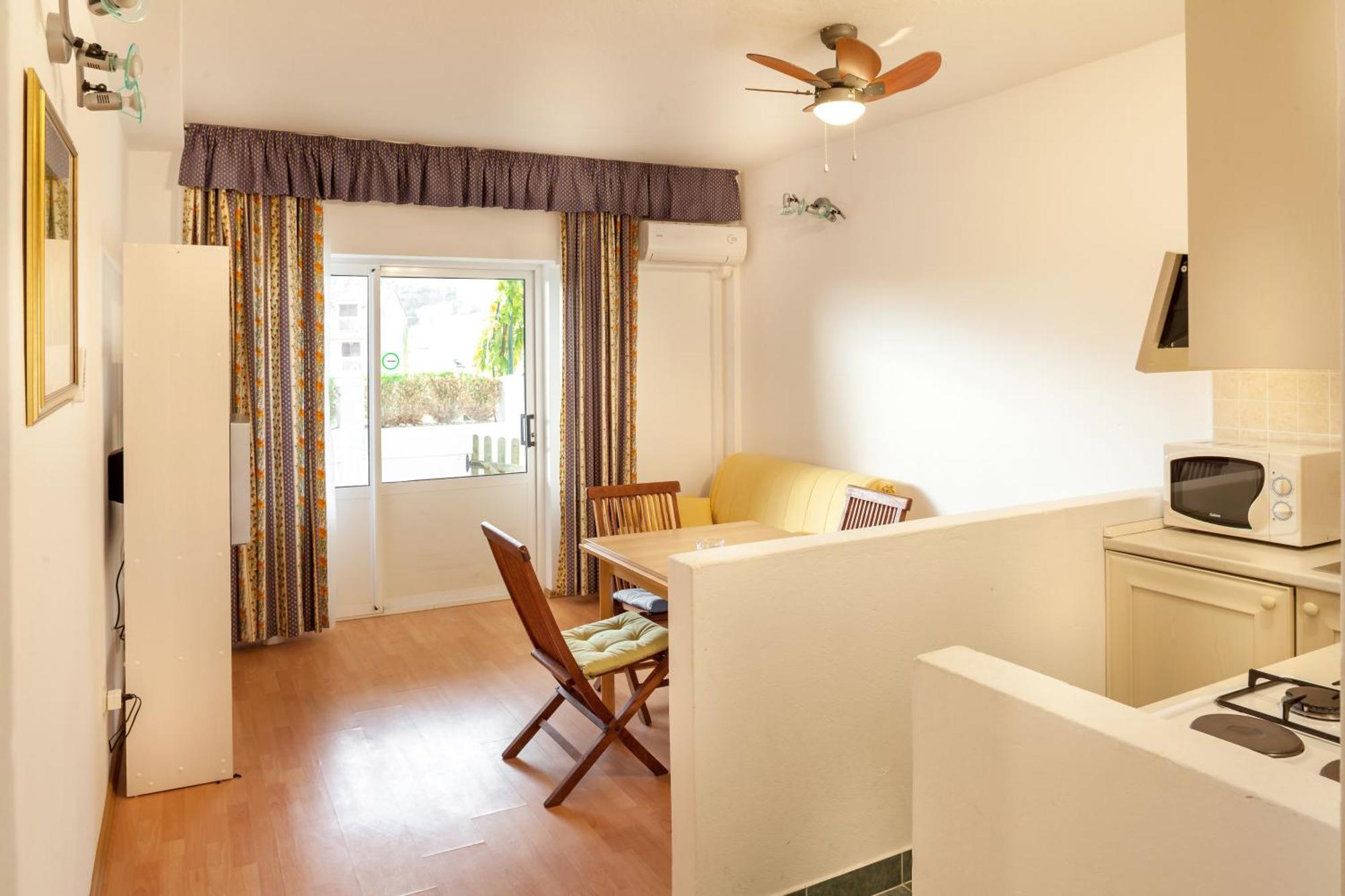 Apartments Leut 80M From The Sea Podgora Room photo