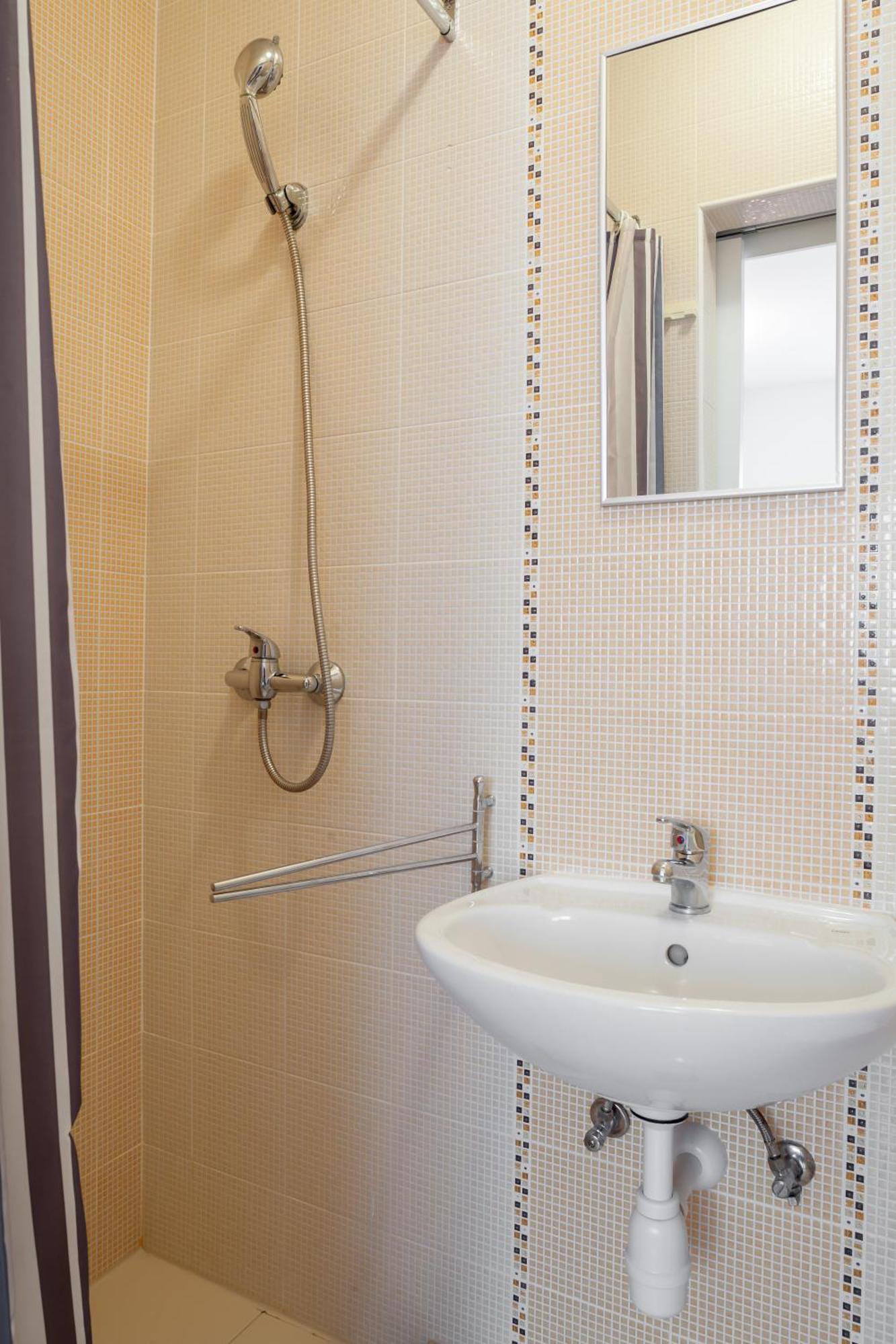 Apartments Leut 80M From The Sea Podgora Room photo