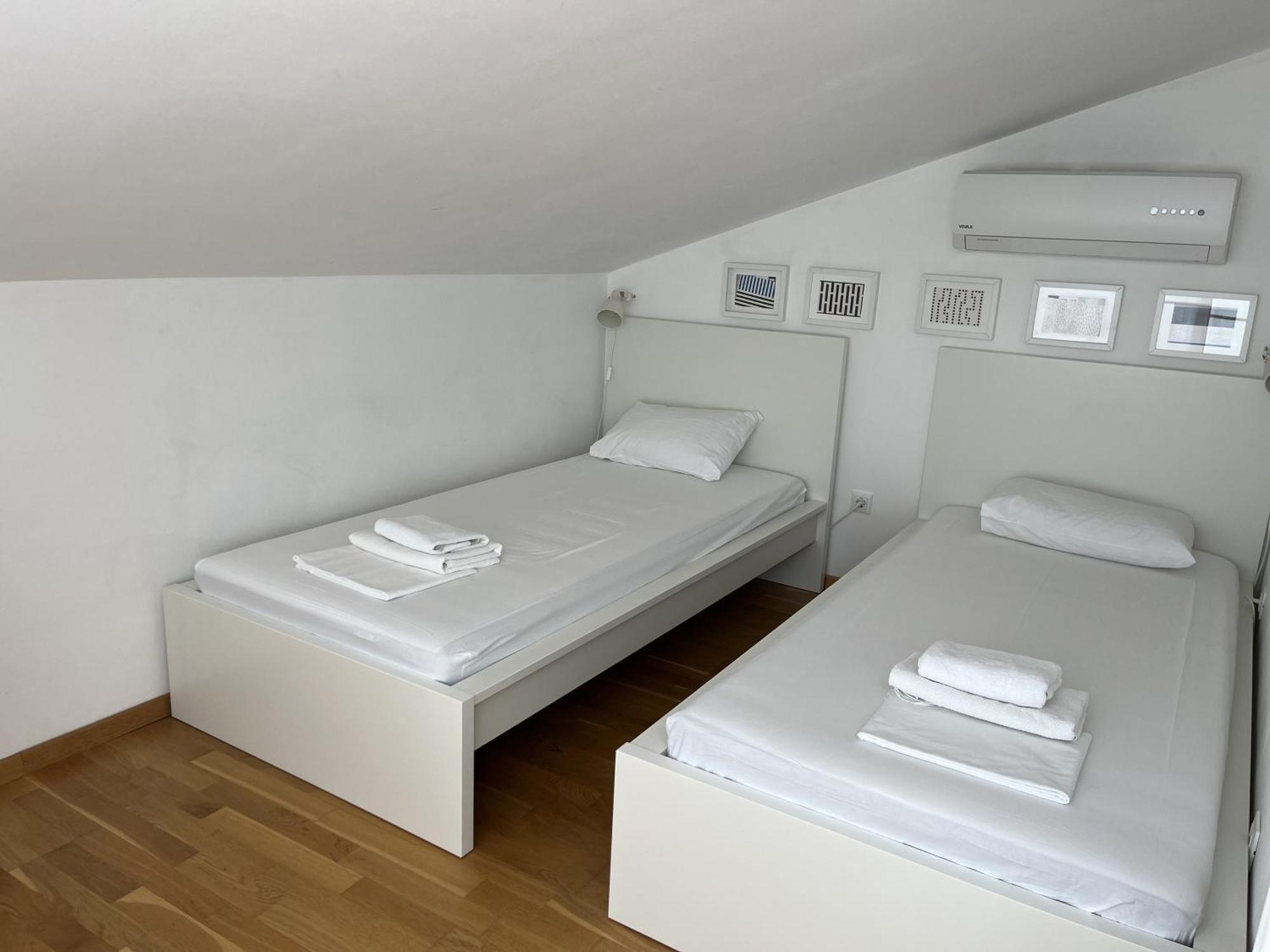 Apartments Leut 80M From The Sea Podgora Room photo